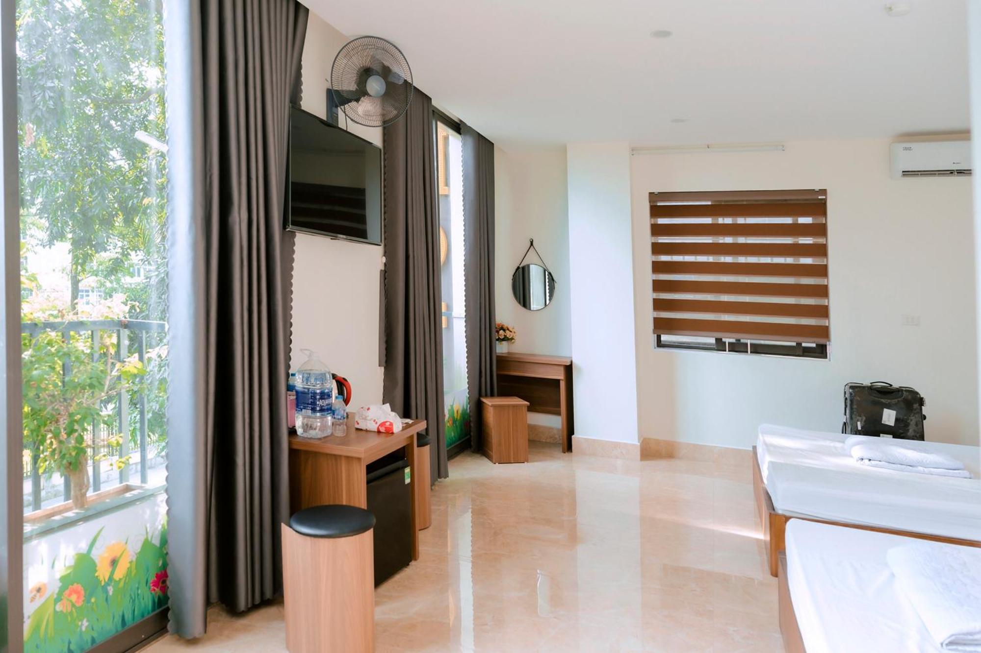 Thu Ha Hotel Uong Bi Εξωτερικό φωτογραφία