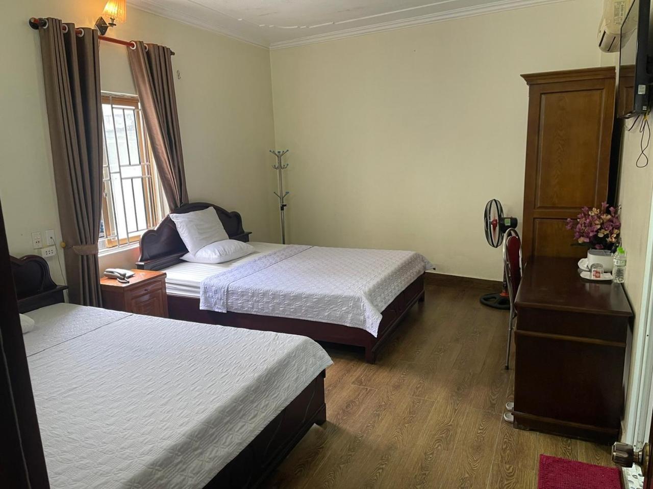 Thu Ha Hotel Uong Bi Εξωτερικό φωτογραφία